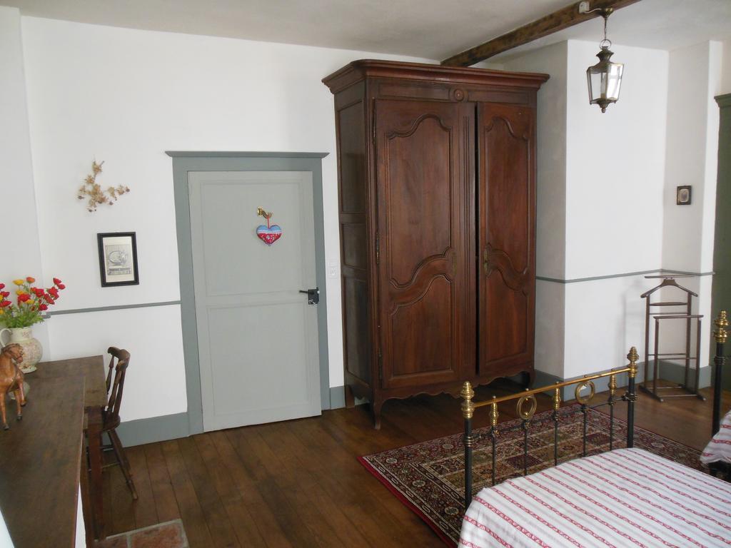 Auberge Lion D'Or Saint-Antonin Habitación foto