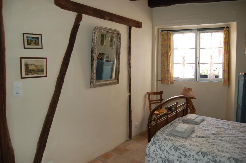 Auberge Lion D'Or Saint-Antonin Habitación foto