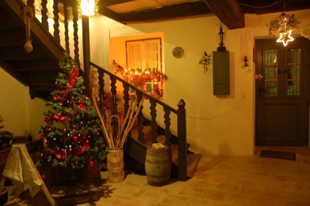 Auberge Lion D'Or Saint-Antonin Exterior foto